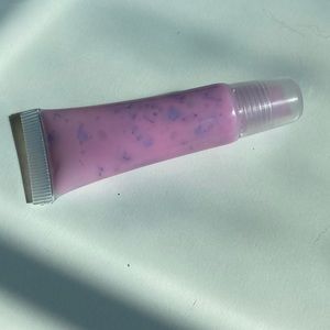 A pink and purple lipgloss so pretty never been use handmade